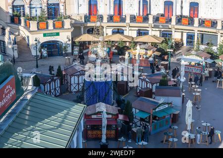 VIENNA, AUSTRIA - 21 novembre 2023: Vista sul parco divertimenti Prater Vien dalla Wiener Riesenrad - ruota panoramica gigante di Vienna Foto Stock