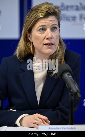 Bruxelles, Belgio. 15 febbraio 2024. Il ministro dell'interno Annelies Verlinden, nella foto, durante una conferenza stampa per presentare il rapporto annuale della polizia federale, a Bruxelles, giovedì 15 febbraio 2024. BELGA PHOTO ERIC LALMAND credito: Belga News Agency/Alamy Live News Foto Stock