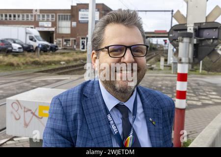 Dilbeek, Belgio. 15 febbraio 2024. Benoit Gilson, CEO di Infrabel, pone per il fotografo durante la presentazione di due nuovi sistemi di sicurezza della società di infrastrutture ferroviarie Infrabel, giovedì 15 febbraio 2024, a Groot-Bijgaarden, Dilbeek. BELGA FOTO NICOLAS MAETERLINCK credito: Belga News Agency/Alamy Live News Foto Stock