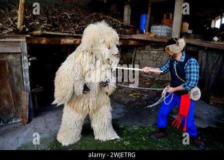 Maschere Vijanera in riunione di Vilariño de Conso, Ourense, Spagna Foto Stock