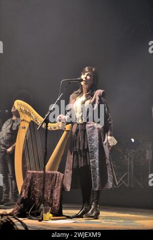 52° Lorient Interceltic Festival (Bretagna nord-occidentale Francia): Concerto della band irlandese Clannad il 6 agosto 2023. La cantante e arpista moya Brenna Foto Stock