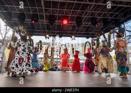 Monaco di Baviera, Faschingsdienstag auf dem Viktualienmarkt, Die Tanzenden Marktweiber *** Monaco di Baviera, martedì grasso al Viktualienmarkt, le donne del mercato danzante Foto Stock