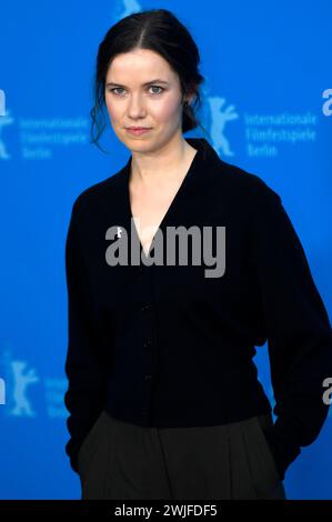 Zara Devlin beim Photocall zum Kinofilm piccole cose come queste / Kleine Dinge wie diese auf der Berlinale 2024 / 74. Internationale Filmfestspiele Berlin im Hotel Grand Hyatt. Berlino, 15.02.2024 *** Zara Devlin al photocall per il lungometraggio piccole cose come queste piccole cose come queste al Berlinale 2024 74 Berlin International Film Festival presso l'Hotel Grand Hyatt Berlin, 15 02 2024 foto:XC.xNiehausx/xFuturexImagex Small 4218 Foto Stock