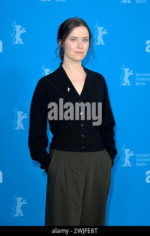 Zara Devlin beim Photocall zum Kinofilm 'piccole cose come queste / Kleine Dinge wie diese' auf der Berlinale 2024 / 74. Internationale Filmfestspiele Berlin im Hotel Grand Hyatt. Berlino, 15.02.2024 Foto Stock