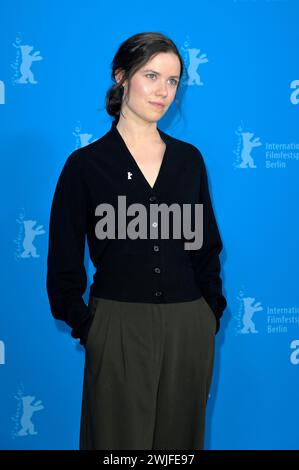 Zara Devlin beim Photocall zum Kinofilm 'piccole cose come queste / Kleine Dinge wie diese' auf der Berlinale 2024 / 74. Internationale Filmfestspiele Berlin im Hotel Grand Hyatt. Berlino, 15.02.2024 Foto Stock