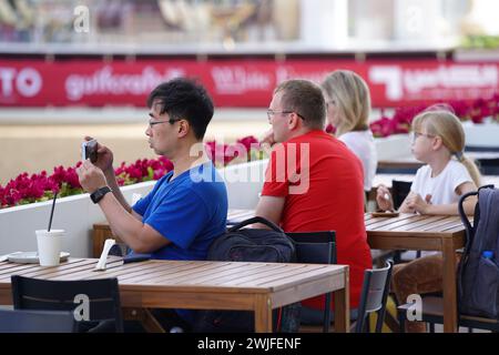 Fand e azione al H H l'Amir Sword International Equestrian Festival inizia a Longines al Shaqab Outdoor a Doha in Qatar Foto Stock