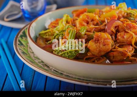 Frittura di gamberi in stile asiatico. Foto Stock
