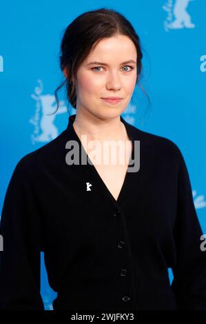 Zara Devlin beim Photocall zum Kinofilm piccole cose come queste / Kleine Dinge wie diese auf der Berlinale 2024 / 74. Internationale Filmfestspiele Berlin im Hotel Grand Hyatt. Berlino, 15.02.2024 *** Zara Devlin al photocall per il lungometraggio piccole cose come queste piccole cose come queste al Berlinale 2024 74 Berlin International Film Festival presso l'Hotel Grand Hyatt Berlin, 15 02 2024 foto:xD.xBedrosianx/xFuturexImagex Small 4273 Foto Stock