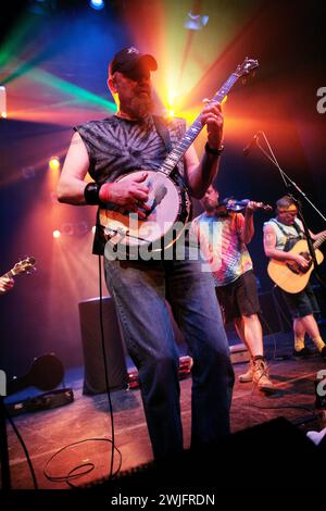 Don Wayne Reno si esibisce con la country band americana Hayseed Dixie al Muni Arts Centre di Pontypridd, Galles. 26 maggio 2010. Foto Stock