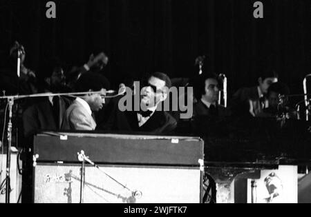 Philippe Gras / le Pictorium - Concerto di Ray CHARLES. - 28/01/2024 - Francia / Ile-de-France (regione) / Parigi - il pianista Ray CHARLES in concerto alla Salle PLEYEL il 1° ottobre 1970 Foto Stock