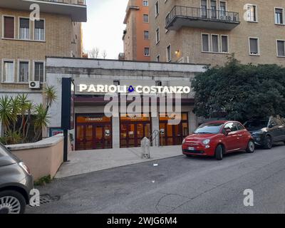 Roma, Italia. 15 febbraio 2024. Roma, il teatro Parioli prende il nome da Maurizio Costanzo, diventando il teatro Parioli Costanzo credito: Agenzia fotografica indipendente/Alamy Live News Foto Stock