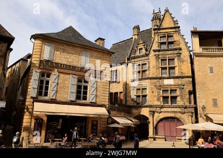 La casa di la Boétie costruita tra il 1520 e il 1525 a Sarlat nel Périgord Noir. Lo scrittore umanista, poeta e giurista francese Étienne de la Boétie, frien Foto Stock