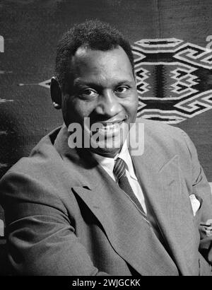 Paul Robeson. Ritratto del cantante e attore americano Paul Leroy Robeson (1898-1976) di Gordon Parks, 1942 Foto Stock