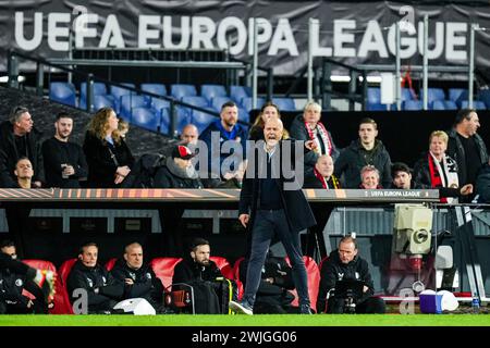Rotterdam, Paesi Bassi. 15 febbraio 2024. Rotterdam - allenatore del Feyenoord Arne slot durante la prima tappa del round di eliminazione della UEFA Europa League Play-off tra Feyenoord e AS Roma allo Stadion Feijenoord De Kuip il 15 febbraio 2024 a Rotterdam, Paesi Bassi. Credito: Foto Box to Box/Alamy Live News Foto Stock