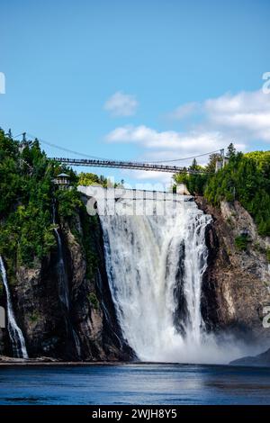 Montmorency Falls, situata vicino a Quebec City, è il secondo sito turistico più visitato della regione dopo Old Quebec Foto Stock