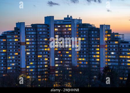 Alti edifici nel parco residenziale di Bensberg, Bergisch-Gladbach, un complesso residenziale a 18 piani con oltre 900 appartamenti distribuiti su 7 edifici Foto Stock