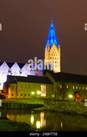 Paderborn Cathedral, St Liborius, Night shot, Paderborn, Vestfalia, Renania settentrionale-Vestfalia, Germania Foto Stock