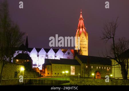 Paderborn Cathedral, St Liborius, Night shot, Paderborn, Vestfalia, Renania settentrionale-Vestfalia, Germania, Europa Foto Stock