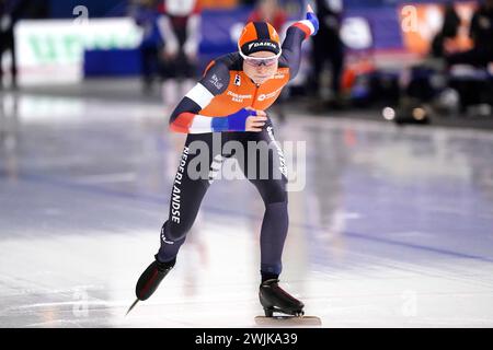 15-02-2024 SCHAATSEN: ALLENAMENTO WK AFSTANDEN: CALGARY Marijke Groenewoud (NED) in azione su 3000m donne durante i Campionati ISU a distanza singola il 15 febbraio 2024 all'Oval Olimpico di Calgary, Canada crediti: SCS/Soenar Chamid/AFLO/Alamy Live News Foto Stock