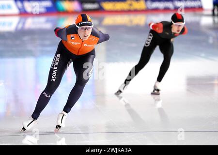 15-02-2024 SCHAATSEN: ALLENAMENTO WK AFSTANDEN: CALGARY Elisa Dul (NED) in azione sui 3000m donne durante i Campionati ISU a distanza singola il 15 febbraio 2024 all'Oval Olimpico di Calgary, Canada crediti: SCS/Soenar Chamid/AFLO/Alamy Live News Foto Stock