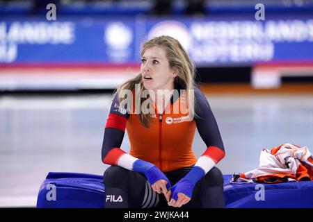 15-02-2024 SCHAATSEN: ALLENAMENTO WK AFSTANDEN: CALGARY Elisa Dul (NED) in azione sui 3000m donne durante i Campionati ISU a distanza singola il 15 febbraio 2024 all'Oval Olimpico di Calgary, Canada crediti: SCS/Soenar Chamid/AFLO/Alamy Live News Foto Stock