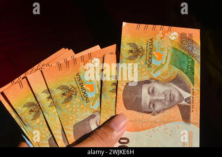 Il concetto di finanza che le persone comprano e vendono Foto Stock