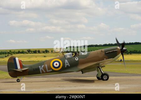 Vickers, Supermarine, Spitfire, X4650, G-CGUK, Imperial War Museum, Duxford, Cambridgeshire, Inghilterra, Regno Unito. Foto Stock