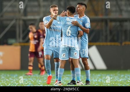 Lima, Perù. 16 febbraio 2024. Martin Tavara, Nicolas Pasquini e Jesus Pretell dello Sporting Cristal celebrano il gol durante il Torneo apertura Liga 1 Apuesta Total 2024, data 4, tra lo Sporting Cristal e il Chankas CYC giocato all'Estadio Nacional de Peru il 15 febbraio 2024 a Lima, Perù. (Foto di Miguel Marrufo/PRESSINPHOTO) credito: PRESSINPHOTO SPORTS AGENCY/Alamy Live News Foto Stock