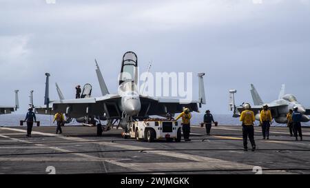 Portaerei USS Theodore Roosevelt, Philippine Sea il 15 febbraio 2024. Foto di Adina Phebus Foto Stock