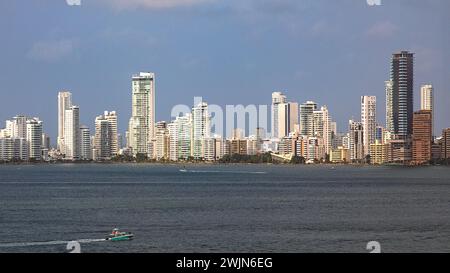 Elevato aumento costiere edifici di appartamenti sulla Costa Caraibica di Cartagena, Colombia Foto Stock