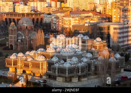 Pristina, Kosovo - 5 febbraio 2024: La Biblioteca Nazionale del Kosovo è la più alta istituzione bibliotecaria del Kosovo istituita dall'Assemblea ed è lo Foto Stock