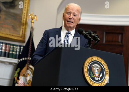 Washington, Stati Uniti. 16 febbraio 2024. Il presidente DEGLI STATI UNITI Joe Biden pronuncia le sue osservazioni sulla morte di Aleksey Navalny nella sala Roosevelt alla Casa Bianca di Washington il 16 febbraio 2024. Foto di Yuri Gripas/ABACAPRESS.COM credito: Abaca Press/Alamy Live News Foto Stock