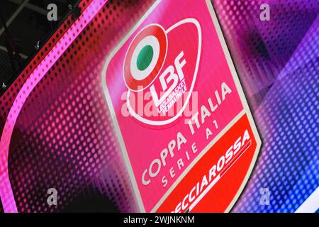 Torino, Italia. 16 febbraio 2024. Veduta generale della Frecciarossa Final Four Coppa Italia femminile partita tra Famila Schio Basket femminile e Virtus Eirene Ragusa al PalaAlpitour di Torino durante la Frecciarossa Final Four - Famila Weber Schio vs Passalacqua Ragusa, partita di Coppa Italia femminile di pallacanestro a Torino, 16 febbraio 2024 Credit: Agenzia fotografica indipendente/Alamy Live News Foto Stock