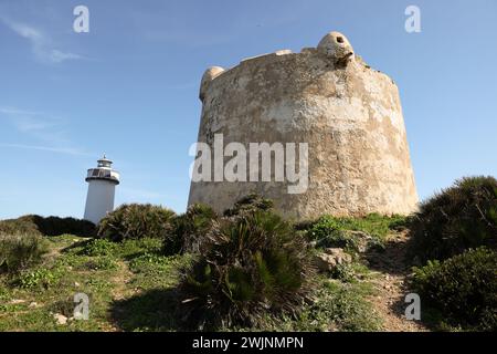 Punta Giglio - Torre del faro. Punta Giglio è un'area protetta all'interno del Parco di Porto Conte a soli 17 km da Alghero con un piccolo museo dedicato Foto Stock