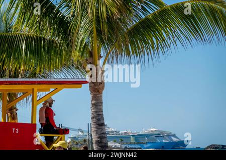 Stati Uniti. 3 febbraio 2024. Great Stirrup Cay mozzafiato: Acque smeraldo, spiagge incontaminate e vegetazione lussureggiante dipingono una scena da cartolina nelle idilliache Berry Islands delle Bahamas (immagine di credito: © Walter G Arce Sr Grindstone medi/ASP) SOLO PER USO EDITORIALE! Non per USO commerciale! Foto Stock