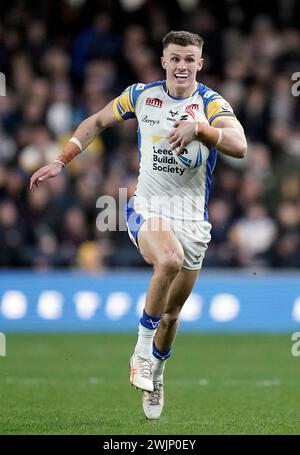 Ash Handley dei Leeds Rhinos in azione durante la partita Betfred Super League all'Headingley Stadium di Leeds. Data foto: Venerdì 16 febbraio 2024. Foto Stock