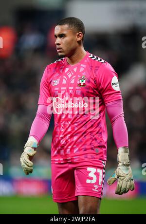 Il portiere del Southampton Gavin Bazunu durante il match per il titolo Sky Bet agli Hawthorns, West Bromwich. Data foto: Venerdì 16 febbraio 2024. Foto Stock