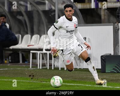 BRUXELLES - Omar Marmoush di Eintracht Francoforte durante la partita di play-off di UEFA Europa League tra R. Union Sint Gillis ed Eintracht Francoforte allo stadio lotto Park il 15 febbraio 2024 a Bruxelles, Belgio. ANP | Hollandse Hoogte | GERRIT VAN COLOGNE Foto Stock