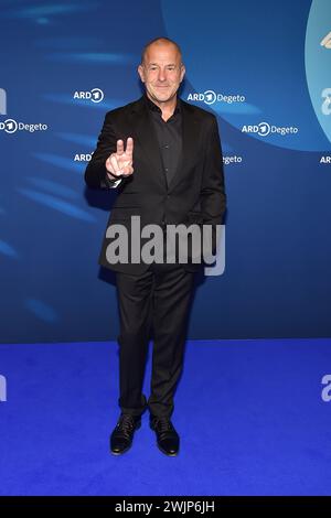 ARD BLUE HOUR EINE MILLION MINUTEN Heino Ferch Ankunft zur ARD BLUE HOUR anlässlich der 74. Berlinale im Hotel Telegraphenamt a Berlino, AM 16.02.2024 *** ORA BLU ARD EINE MILLION MINUTEN Heino Ferch arrivo all'ORA BLU ARD in occasione della 74a Berlinale all'Hotel Telegraphenamt di Berlino, il 16 02 2024 Photopress Mueller Foto Stock