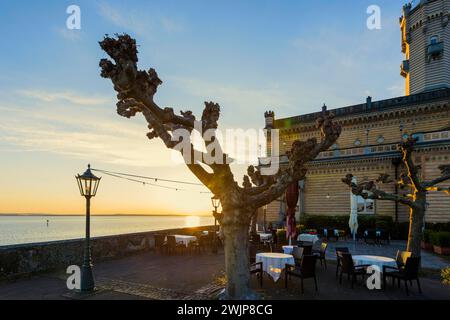 Castello di Montfort, tramonto, Langenargen, alta Svevia, lago di Costanza, Baden-Wuerttemberg, Germania Foto Stock