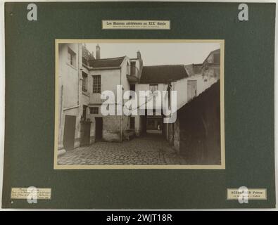 Case precedenti al XIX secolo situate nel dipartimento della Senna al di fuori delle fortificazioni. Facciata della casa dove morì Condorcet, Bourg-la-Reine. 28 febbraio 1907. Fotografia di Séeberger Frères. Estrazione gelatina-bromuro d'argento. Parigi, museo Carnavalet. 123883-30 Foto Stock