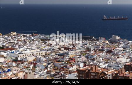 Vista aerea della parte più antica di Las Palmas de Gran Canaria presa dal quartiere collinare di San Juan Foto Stock