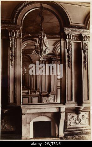 Anonimo. Cancelleria di Orleans. Vista interna della cancelleria di Orleans, dello specchio, del caminetto e del cancelliere. 1° arrondissement, Parigi". ARISTOTYPE. nel 1907-1907. Parigi, museo Carnavalet. 144161-15 Foto Stock