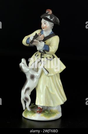 Anonimo. Giovane donna in costume da caccia, con una pistola, con un cane. Porcellana, 1755. Parigi, museo Cognacq-Jay. 79169-18 arma, costume da caccia, in piedi, donna, pistola, porcellana, statuetta, stiva, vestito da caccia, 18 18 18 18 18 18 18 18 18 xviii secolo, animale, cane Foto Stock