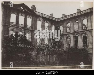 Blancard, Hippolyte (1843 - D.1924), rovine della Caisse des Dépôts et Consignations bruciate nel 1871. Quai d'Orsay, VII arrondissement, Parigi (titolo fittizio), 1871. Estrazione Platinum. Museo Carnavalet, storia di Parigi. Foto Stock