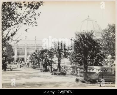 Blancard, Hippolyte (1843 - D.1924), mostra universale del 1889: allée conduce dalla terrazza del Pavillon des Beaux-Arts alla terrazza del Padiglione delle Arti Liberali, 7° arrondissement, Parigi (titolo fittizio), 1889. Estrazione Platinum . Museo Carnavalet, storia di Parigi. Foto Stock