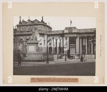 Blancard, Hippolyte (1843 - D.1924), ingresso principale al Palais du Corps legislative in Place du Palais Bourbon, vista quasi dal davanti, Boulevard Saint Germain, 7° arrondissement, Parigi (titolo fittizio), 1890. Estrazione Platinum. Museo Carnavalet, storia di Parigi. Foto Stock