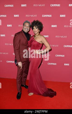 Mousse T. und Khadra Sufi bei der RED NIGHT by CAMPARI e Buntee bei den 74. Internationalen Filmfestspielen a Berlino 16.02.2024 *** Mousse T e Khadra Sufi alla NOTTE ROSSA di CAMPARI e Buntee al Berlin International Film Festival 74 16 02 2024 Foto Stock