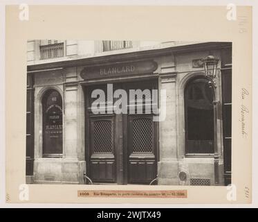 Blancard, Hippolyte (1843 - D.1924), la porte Cochère de la Maison Blancard al 40 rue Bonaparte, vi arrondissement, Parigi (titolo fittizio), 1890. Estrazione Platinum. Museo Carnavalet, storia di Parigi. Foto Stock