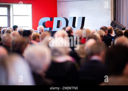 17.02.2024 - Nordrhein-Westfalens Innenminister gastiert beim Neujahrsempfang des CDU-Kreisverbandes Herford. Im Bild ein Schriftzug der Christlich Demokratischen Union. , *** 17 02 2024 Renania settentrionale-Westfalias Ministro degli interni partecipa al Capodanno dell'associazione distrettuale CDU di Herford l'immagine mostra un segno dell'Unione Cristiano-Democratica, Foto Stock